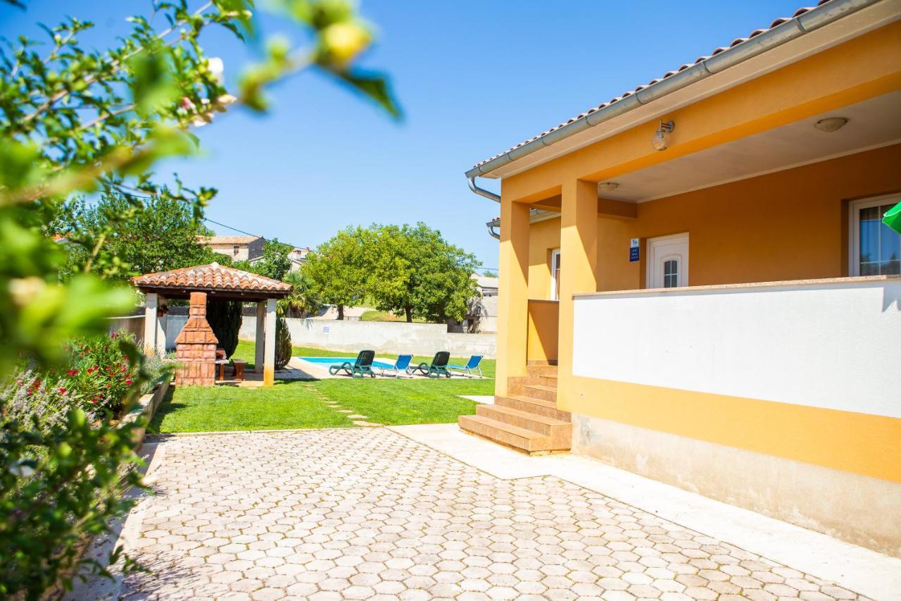 Holiday Home Labud Žminj Eksteriør bilde