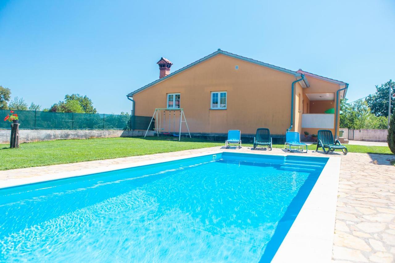 Holiday Home Labud Žminj Eksteriør bilde
